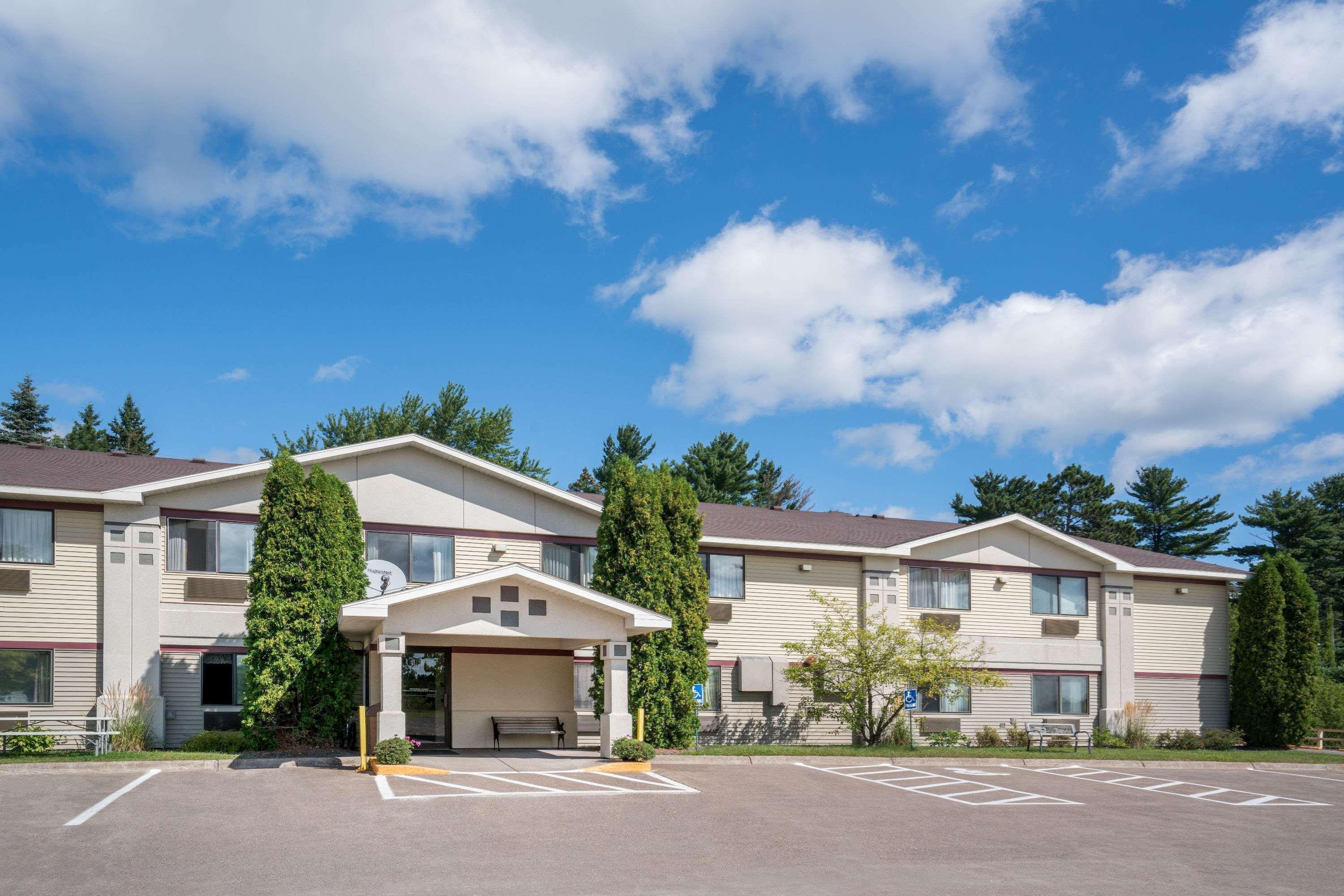 Super 8 By Wyndham Cloquet Ξενοδοχείο Εξωτερικό φωτογραφία