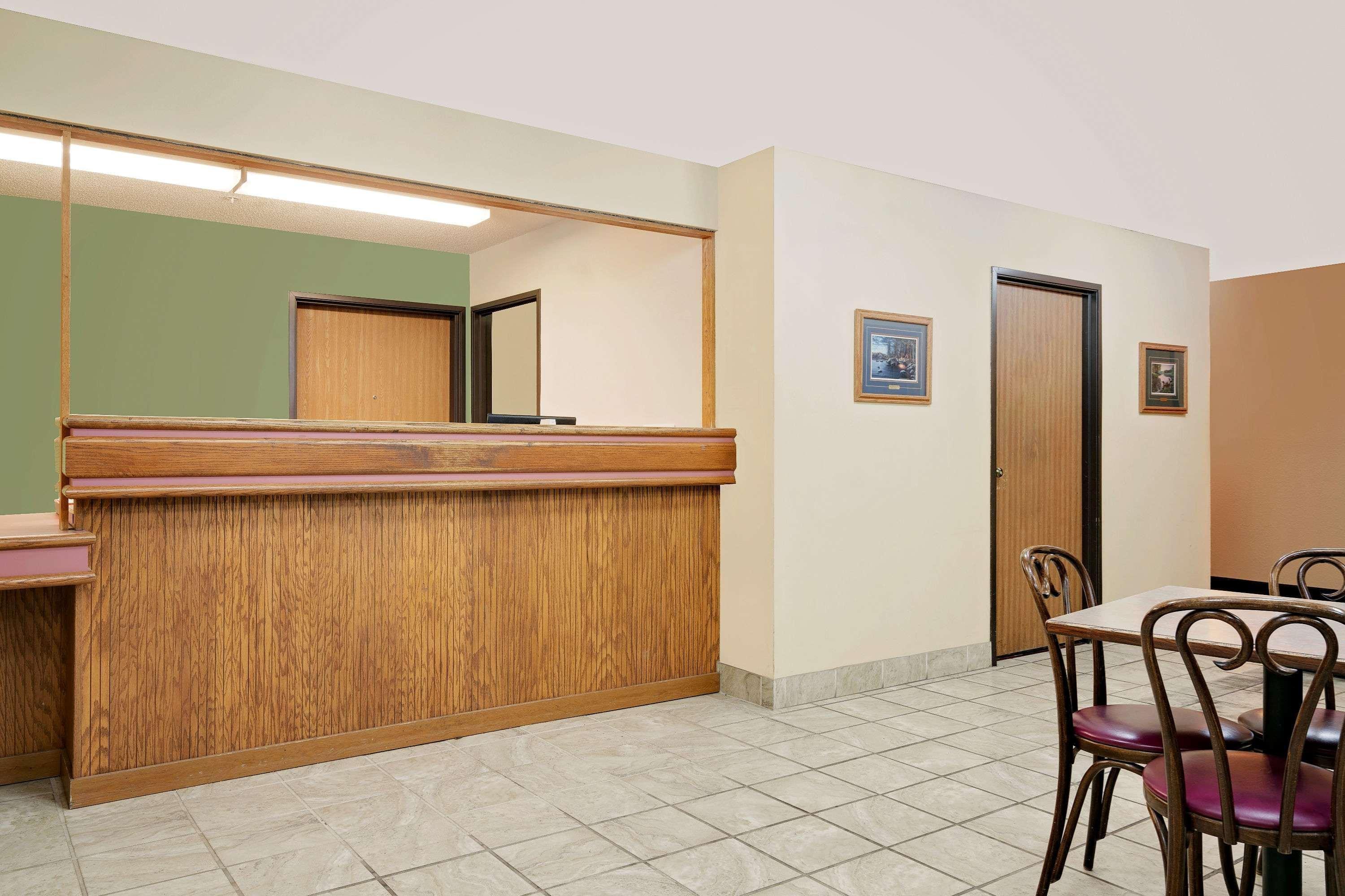 Super 8 By Wyndham Cloquet Ξενοδοχείο Εξωτερικό φωτογραφία
